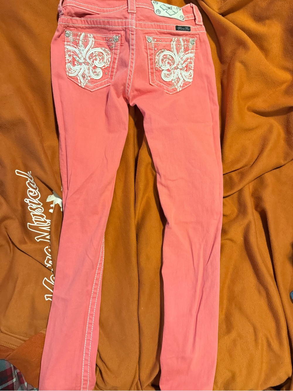 Miss Me Womens Coral Pink Embroidered Back-Pocket Jeans